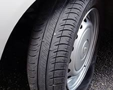 Réparation pneu: Tousson